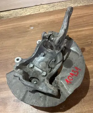 BMW 5 E60 E61 Front wheel hub 6760953
