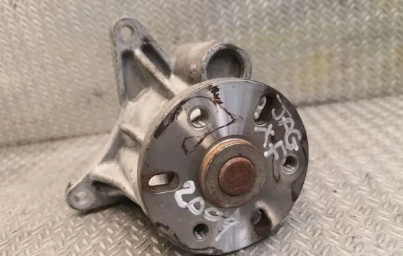 Jaguar XF X250 Water pump 9X2Q8501AA