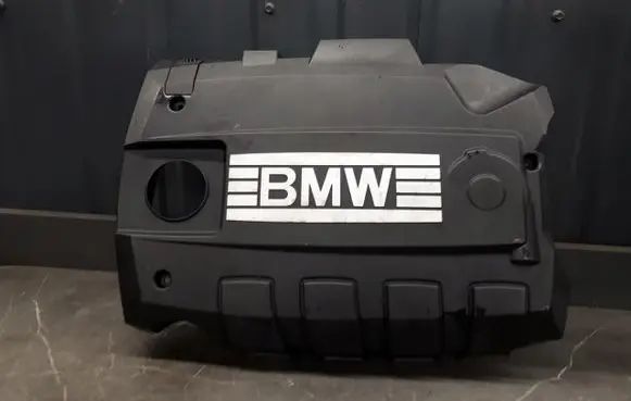 BMW 1 E81 E87 Engine cover (trim) 7556033