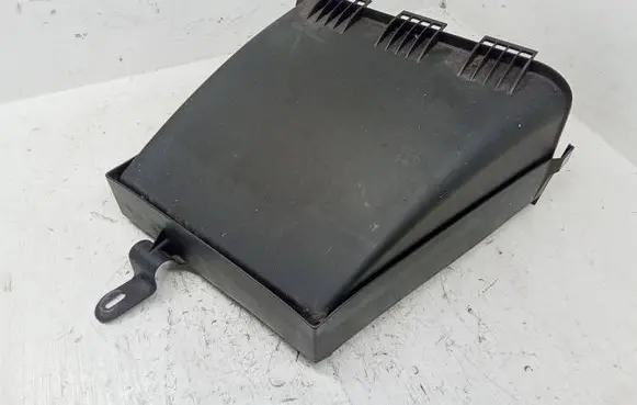 Mercedes-Benz CLS C219 Cabin air micro filter cap 2118300103