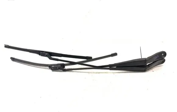 Volvo V70 Front wiper blade arm 31276002