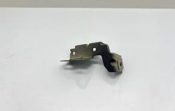 BMW 4 F36 Gran coupe Fender mounting bracket 7193426 23310110