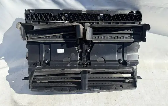 BMW 2 F45 Intercooler air guide/duct channel 514315677210 15677210