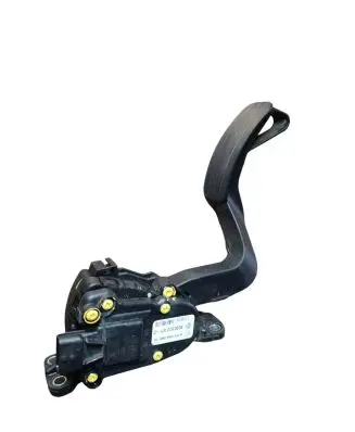 Accelerator throttle pedal