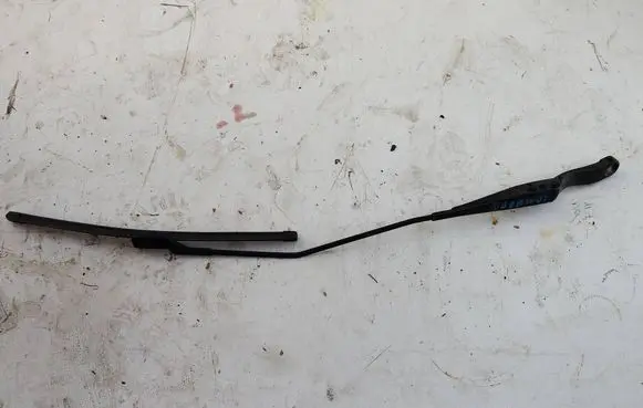 Opel Combo D Front wiper blade arm 