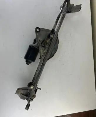 Toyota RAV 4 (XA20) Front wiper linkage and motor 8511042130