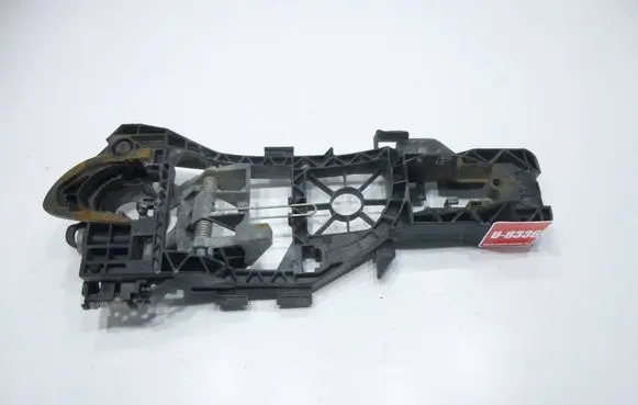 Volkswagen PASSAT B7 Rear door exterior handle/bracket 3C0837885J