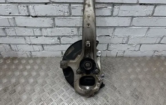 Front wheel hub