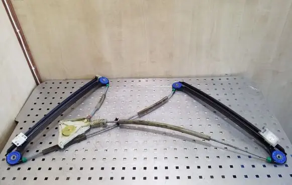 Audi A3 S3 8P Front door electric window regulator 8P3837462 E006060001B