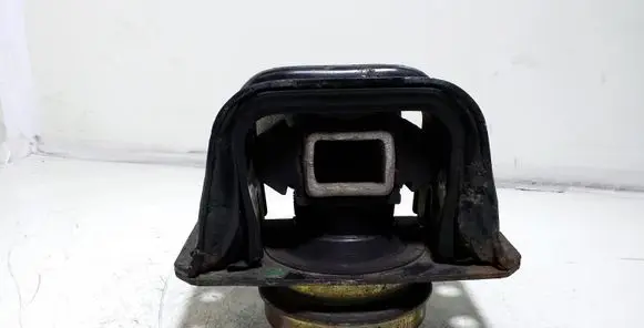 Peugeot 307 Engine mount bracket 3645530480 9636270080