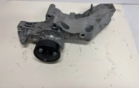 BMW 1 F20 F21 Generator/alternator bracket 7644804