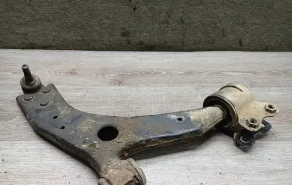 Volvo V50 Front lower control arm/wishbone