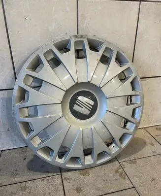Seat Ibiza IV (6J,6P) R15 wheel hub/cap/trim 6J0601147A