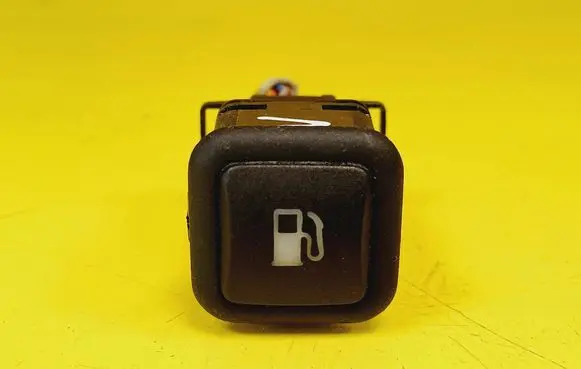 Volkswagen Golf IV Fuel tank opening switch 3B0959833A