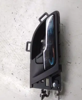 Honda CR-V Rear door interior handle