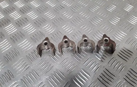 BMW 3 E90 E91 Fuel Injector clamp holder 
