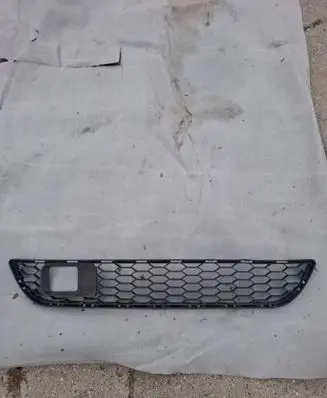 Nissan Sentra B17 Front bumper lower grill 622544FY0A