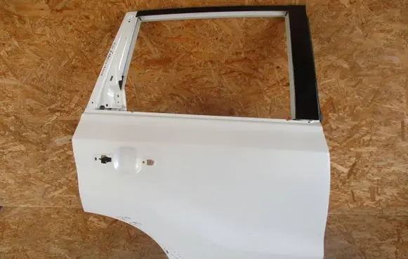 Suzuki Vitara (LY) Rear door