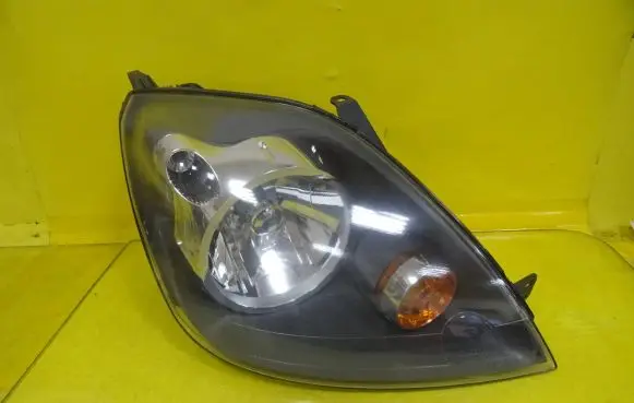 Ford Fiesta Headlight/headlamp 6S61-13W029-AD 0301224302
