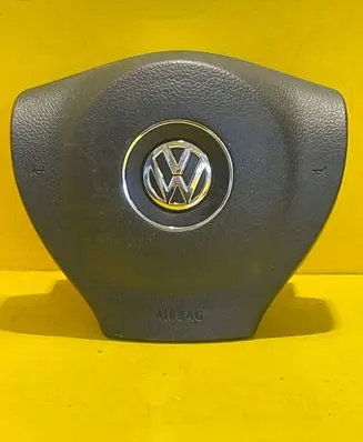 Volkswagen Scirocco Steering wheel airbag 3C8880201L