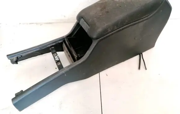 Mercedes-Benz E W210 Armrest E9300411