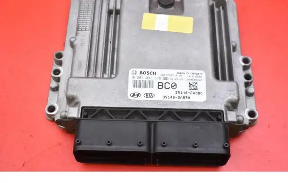 Hyundai Tucson JM Engine control unit/module ECU 39140-2ABB0
