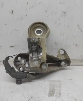 Audi A6 S6 C5 4B Engine mounting bracket 4B0199352B