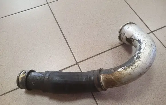 Volkswagen Transporter - Caravelle T5 Intercooler hose/pipe
