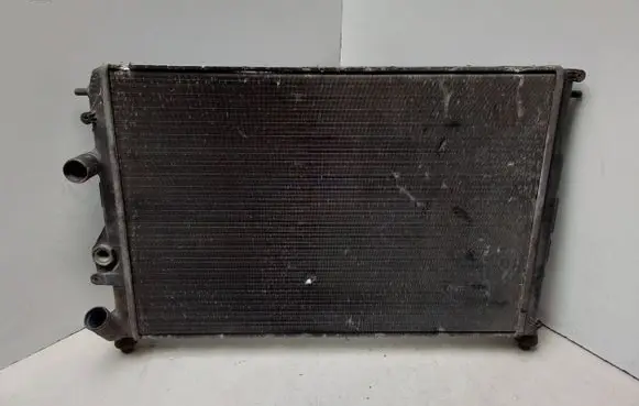Renault Scenic I Coolant radiator 863322Z 7700425842C