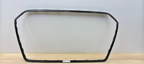 Audi A6 S6 C7 4G Front bumper upper radiator grill 4G0807715C