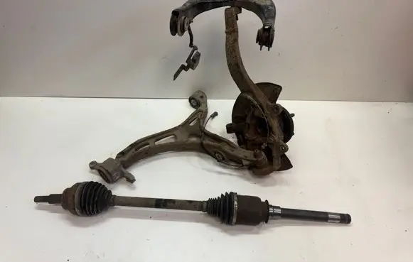 Jeep Grand Cherokee Front wheel hub spindle knuckle