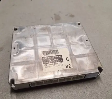 Toyota Avensis T250 Engine control unit/module 8966105821 1758008333 MB1758008333
