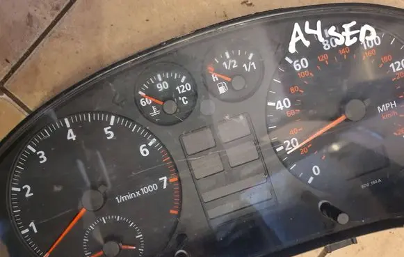 Audi A4 S4 B5 8D Speedometer (instrument cluster) 110008695002 8D0919033C