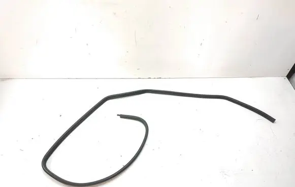 BMW 3 E90 E91 Rear door rubber seal (on body) 7247261