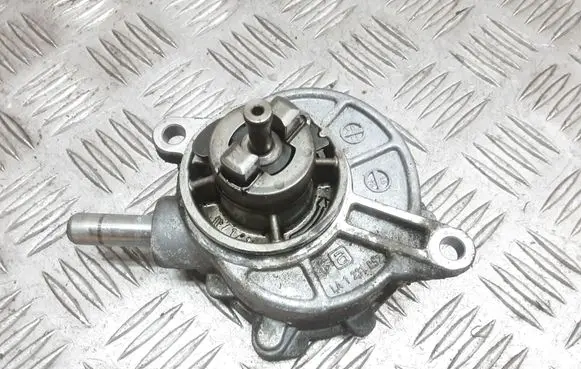 Mercedes-Benz C W203 Vacuum pump A64623065