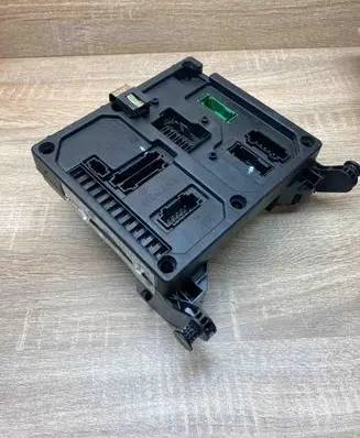 Volkswagen Sharan Fuse module 7M3962258S S110730300J