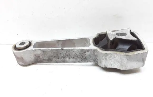 Volvo S80 Engine mount bracket