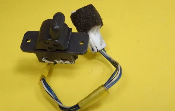 Mitsubishi Space Star Electric window control switch 192459