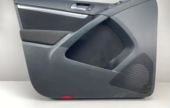 Volkswagen Tiguan Front door card panel trim 5N0867011