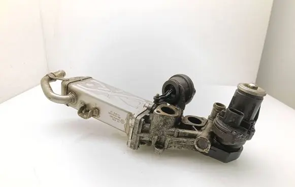Skoda Octavia Mk2 (1Z) EGR valve cooler 03L131512DQ 03L131512C