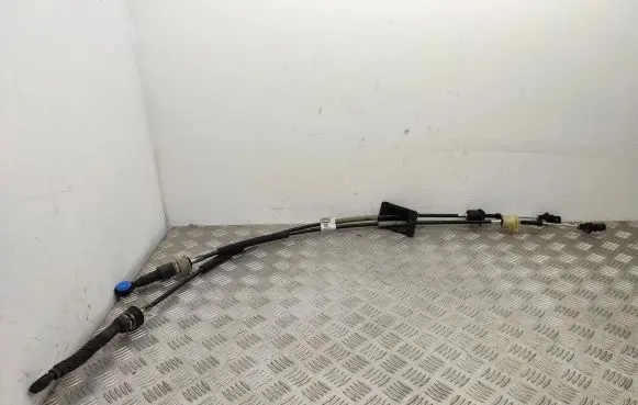 Fiat 500L Gear shift cable linkage 55283603 00552836030