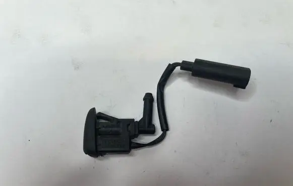 BMW 3 E46 Windshield washer spray nozzle 7056731