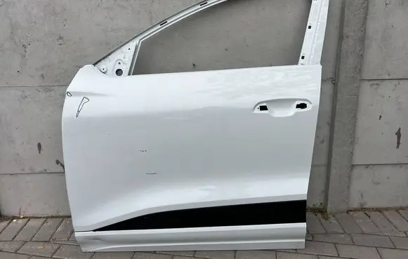 Audi Q6 e-tron Front door