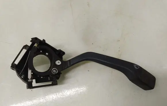 Volkswagen Golf III Wiper control stalk 