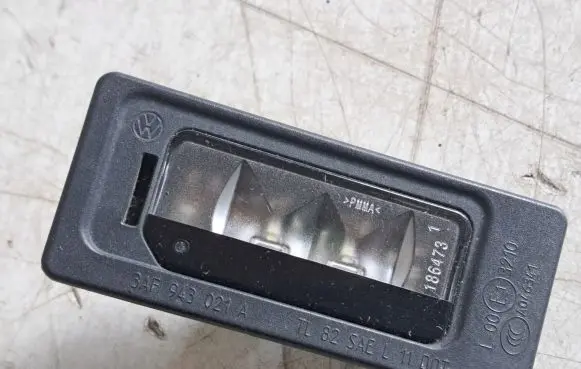 Volkswagen PASSAT B7 Number plate light 3AF943021A