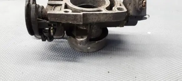 Ford Mondeo MK I Throttle body valve 95bf9b989