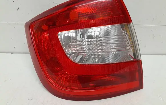 Skoda Rapid (NH) Rear/tail lights 5JH945111