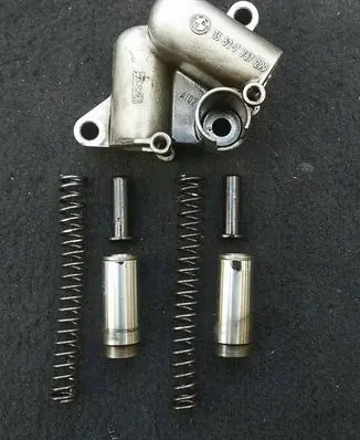 BMW 5 E60 E61 Timing belt/chain tensioner 13527237