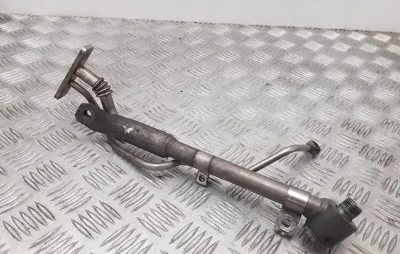 Volkswagen Jetta VI Turbo turbocharger oiling pipe/hose 03L145535D