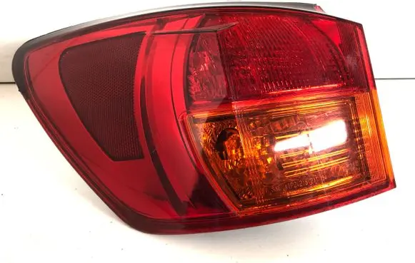 Lexus IS 220D-250-350 Rear/tail lights
